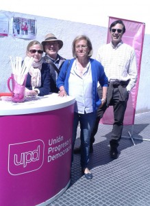 Carmina Madrigal y Marilú Fdez. con el "stand" de UPyD en la Gran Víamajariega este fin de semana