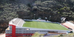 El estadio palmero recibió críticas por su construcción inclinada