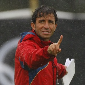 Luis Milla, head coach of Spain's men's Olympic soccer team, gestures during a training session ahead of the London 2012 Olympic Games, in Glasgow July 23, 2012. REUTERS/David Moir (BRITAIN - Tags: SPORT OLYMPICS SOCCER)