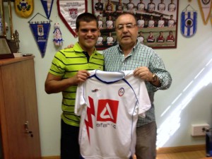 Enrique Bedia con Borja, jugador de la cantera que ha llegado al 3ª División