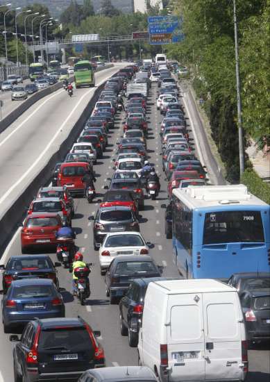 140.000 personas se desplazan a diario desde el Oeste a Madrid pero solo el 23% usa transporte público