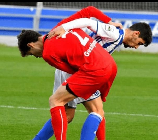 Una nueva expulsión condiciona al Rayo Majadahonda frente a la Real Sociedad (4-0)