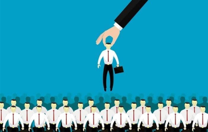 El economista Pedro Hernando Zapata enseña en Majadahonda a ser más competitivo para conseguir un empleo El economista Pedro Hernando Zapata enseña en Majadahonda a ser más competitivo para conseguir un empleo