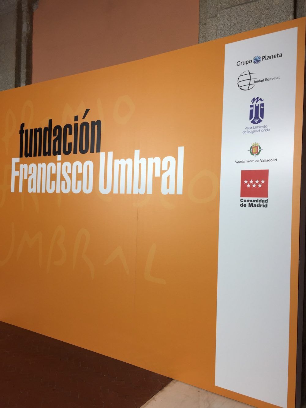 El patrocinio de Majadahonda al Premio y a la Fundación Umbral apenas asoma en las reseñas de prensa