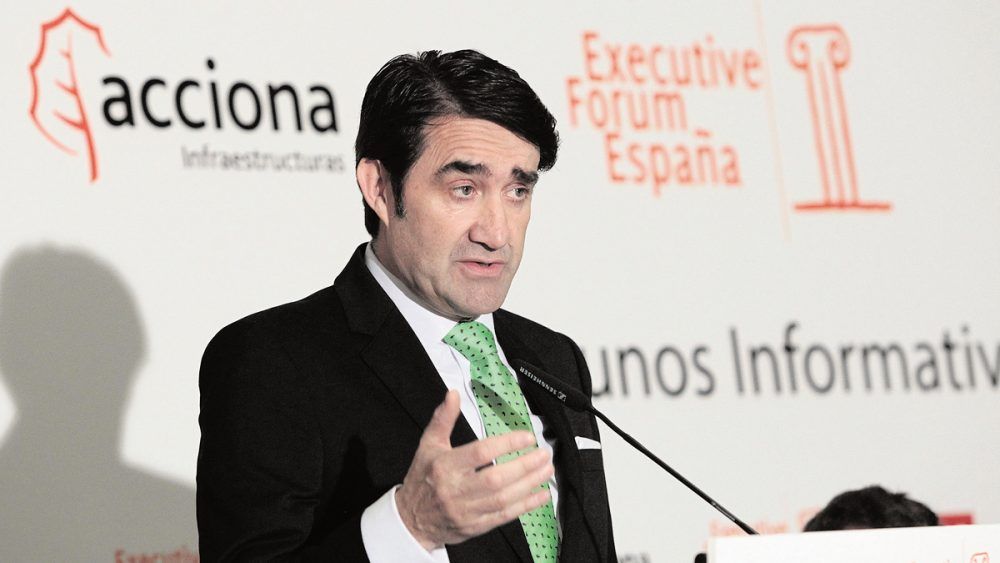 El político de Castilla-León responsable de vigilar la A-6 no sabe «quien tiene que dimitir»