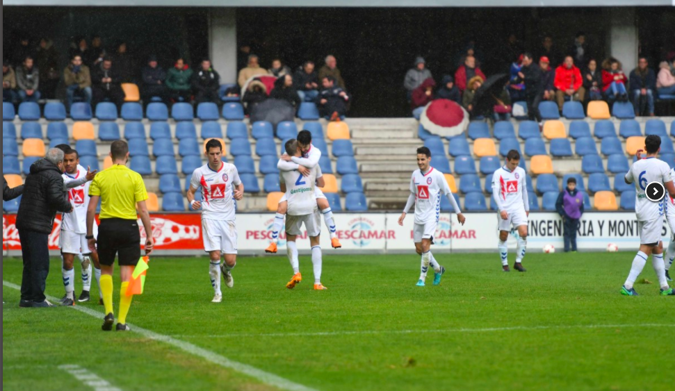 La prensa deportiva, unánime: Majadahonda cegó con sus «rayos» al Pontevedra