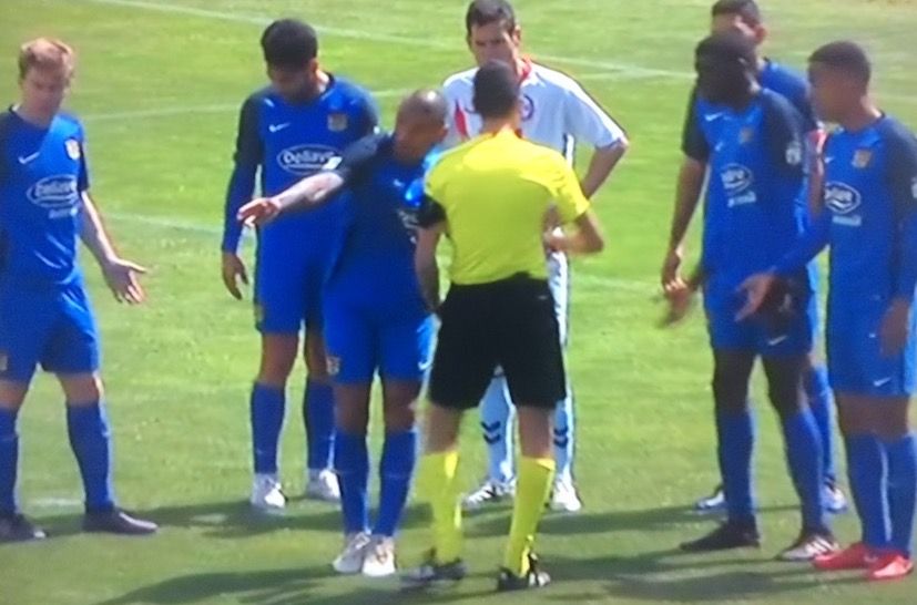 La prensa deportiva de Fuenlabrada ataca al árbitro y el Rayo Majadahonda le da las gracias