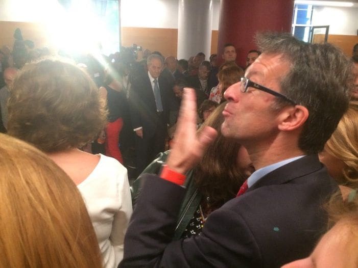 El marido de la ministra de Majadahonda reclama 1.000 M€ a las “eléctricas” El marido de la ministra de Majadahonda reclama 1.000 M€ a las “eléctricas”
