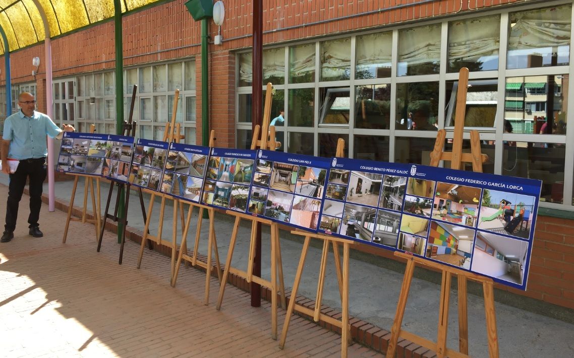 El Ayuntamiento exhibe al Colegio Antonio Machado (Majadahonda) como ejemplo de sus obras de mejora: los paneles de los 8 centros escolares