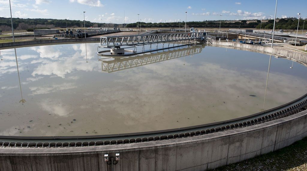 Canal de Isabel II y Ferrovial instalan en Arroyo del Plantío (Majadahonda) otra depuradora: 30.000 litros de agua reciclada por 21,7 millones de €