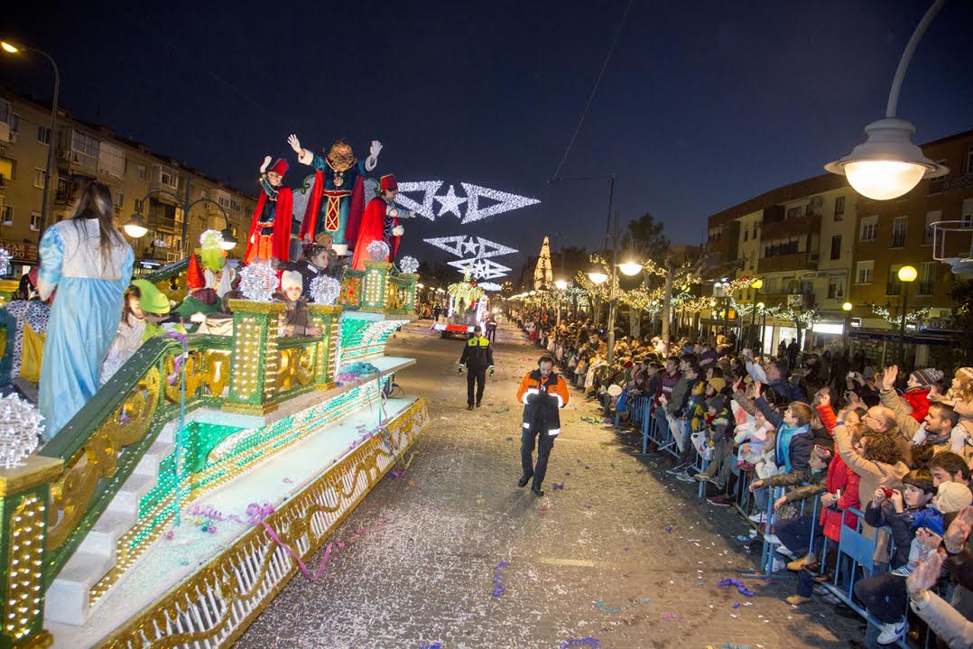 La Cabalgata de Reyes recorre otras “Majadahondas” de Sevilla y Madrid