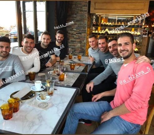 El pulso de la afición (Rayo Majadahonda): ex-jugadores con Frutos, buses  Zaragoza, RFEF veta a CUM pero FSF no, ni césped ni carroza (Reyes)