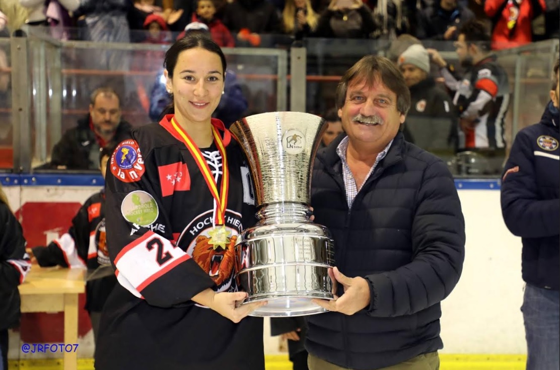 Juan Bravo (Hockey Hielo Majadahonda femenino): «Fuimos superiores pero tenemos que canalizar la motivación»
