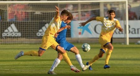 Las mejores fotos: 1ª alineación del nuevo Rayo Majadahonda con Rubén Mesa destacado frente al Alcorcón de 2ª