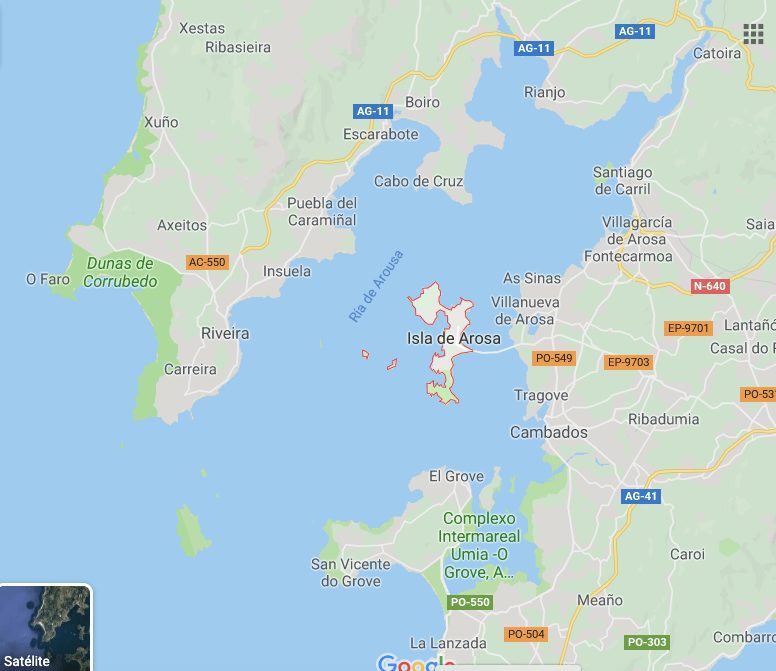 Un conductor de Majadahonda salva su BMW cuando la marea de Arousa ya le había engullido las ruedas