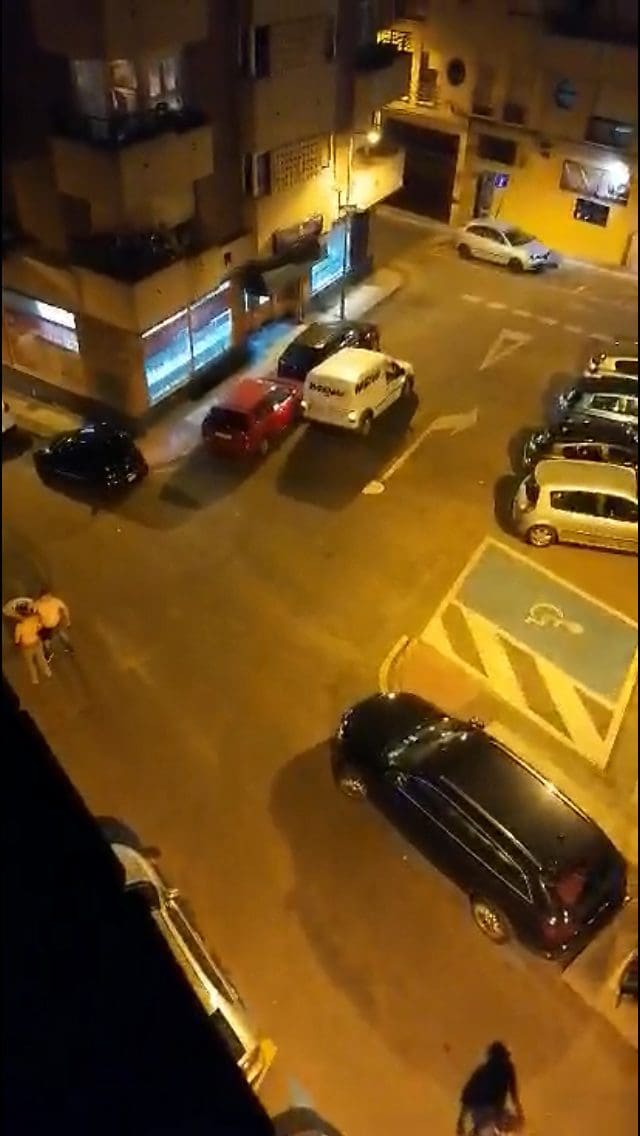 Prosiguen los altercados nocturnos y diurnos en la Plaza del Cura de Majadahonda: quejas y cita con el alcalde