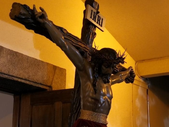 Numerosos vecinos acompañan la 1ª procesión del patrón de Majadahonda con motivo de las Fiestas 2019: todas las fotos Numerosos vecinos acompañan la 1ª procesión del patrón de Majadahonda con motivo de las Fiestas 2019: todas las fotos