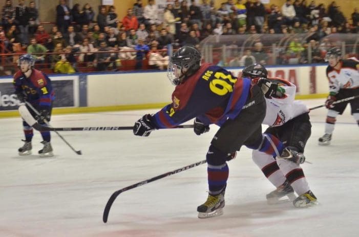 El FC Barcelona con su “Messi” sueco de Hockey Hielo en La Nevera de Majadahonda: entrevista a Karlos Gordovil El FC Barcelona con su “Messi” sueco de Hockey Hielo en La Nevera de Majadahonda: entrevista a Karlos Gordovil