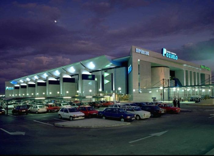 “El Corte Inglés” que cubre el área de Pozuelo, Las Rozas, Majadahonda y Boadilla se salva de los “recortes” “El Corte Inglés” que cubre el área de Pozuelo, Las Rozas, Majadahonda y Boadilla se salva de los “recortes”