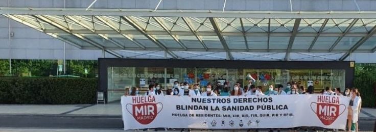 La huelga de los médicos MIR en Majadahonda se salda con disparidad de cifras (95%/44%) y una plaza nueva