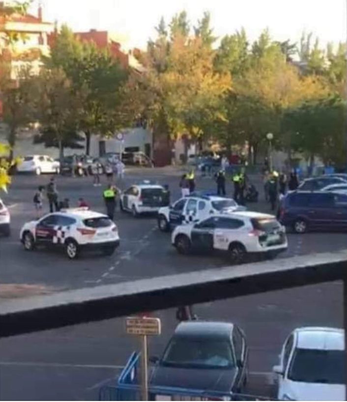Un delincuente de Móstoles apuñala a 2 personas que salvaron a una mujer de Majadahonda de un robo de bolso y coche