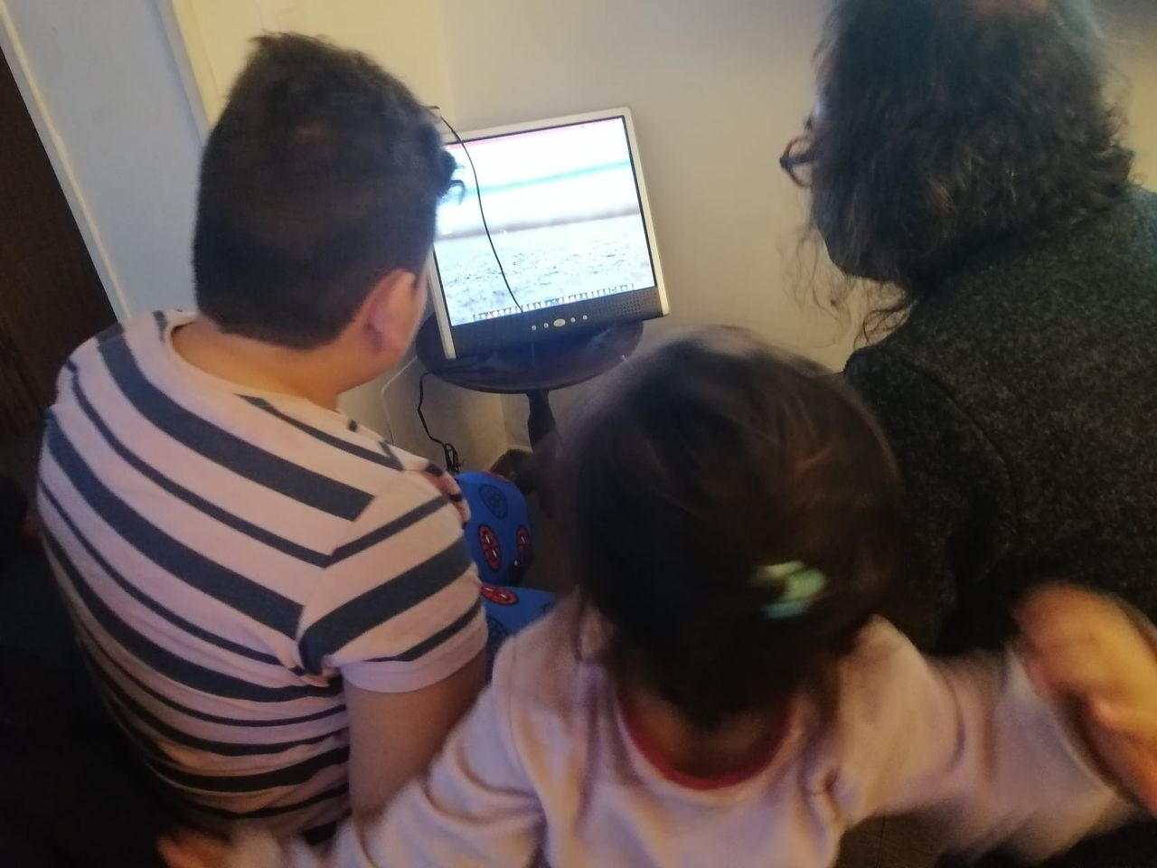 Una ONG entrega ordenadores escolares a niños sin acceso en Las Rozas, Majadahonda, Villalba, Galapagar y El Escorial