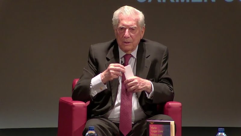 Memorable conferencia del Premio Nobel Mario Vargas Llosa en Majadahonda: «Trabajé en un cementerio y me pagaban por muerto»