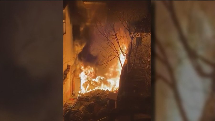 Arde en llamas por un pavoroso incendio el insalubre asentamiento rumano de Majadahonda