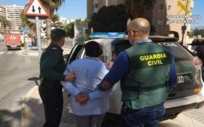 Detenida en Alicante la pareja de rumanos que atracaba en Majadahonda con el «método del abrazo»