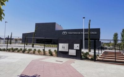 Las «Casas Rojas» de Majadahonda derribadas por orden judicial y el Tanatorio de Roza Martín abierto