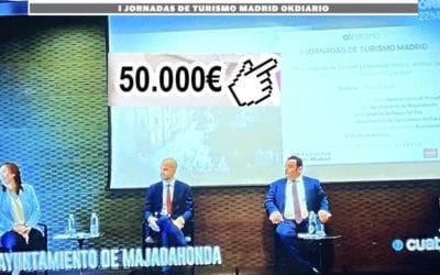 La presidenta Ayuso «huye» de los periodistas al preguntarle por el «pelotazo» de 50.000 € para los alcaldes de Majadahonda y Pozuelo