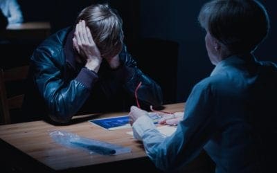 El interrogatorio al marido de la mujer desaparecida en Majadahonda: “Amapolas y otros crímenes” de Begoña Delclaux (Cap X)