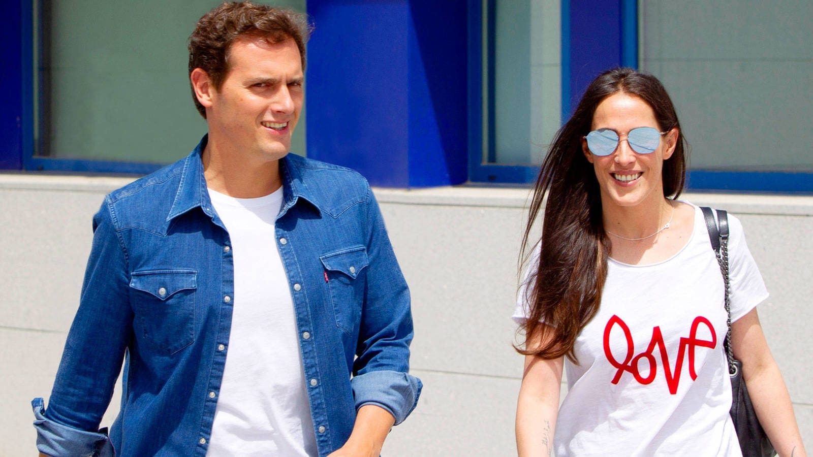 «Casas de Famosos»: el reportaje veraniego sobre el nido de amor de Malú y Albert Rivera cerca de Majadahonda
