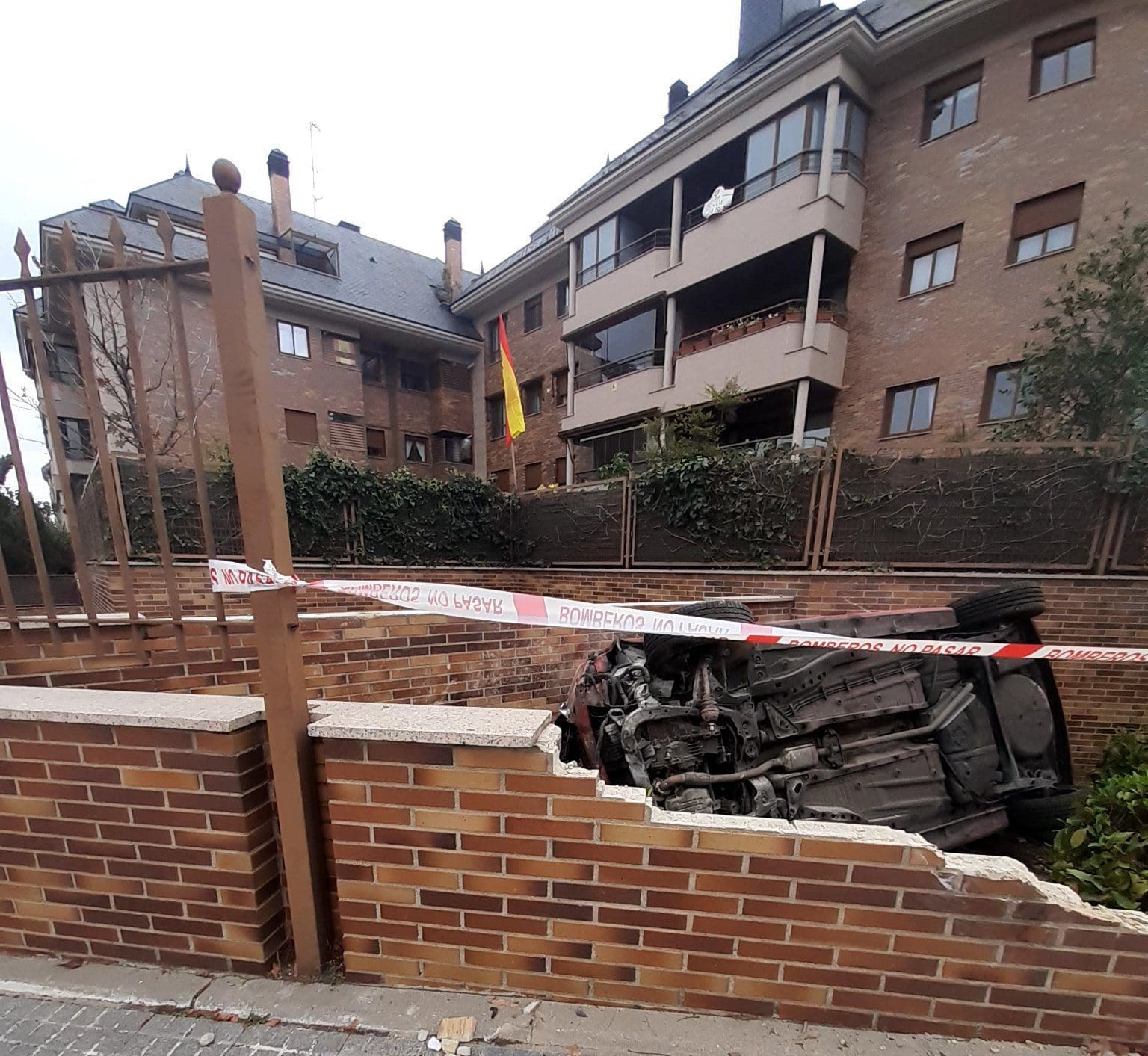 Espectacular foto del accidente en Príncipe de Asturias (Monte del Pilar Majadahonda) y 2 heridos graves en Valdemorillo al Puerta de Hierro