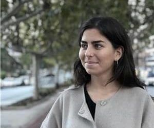 Clara Hurtado (Majadahonda) y Miriam Esohe (Valdemorillo), en la final de los Jóvenes Cantautores 2021 en Burgos