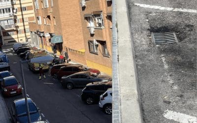 Una alcantarilla en mal estado provoca dos accidentes en Majadahonda: una rotura de tobillo y otra de cadera