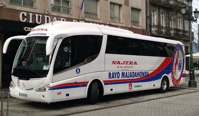 Sanidad desaconseja al Rayo Majadahonda los buses al Wanda y «desalquila» los que tenía contratados