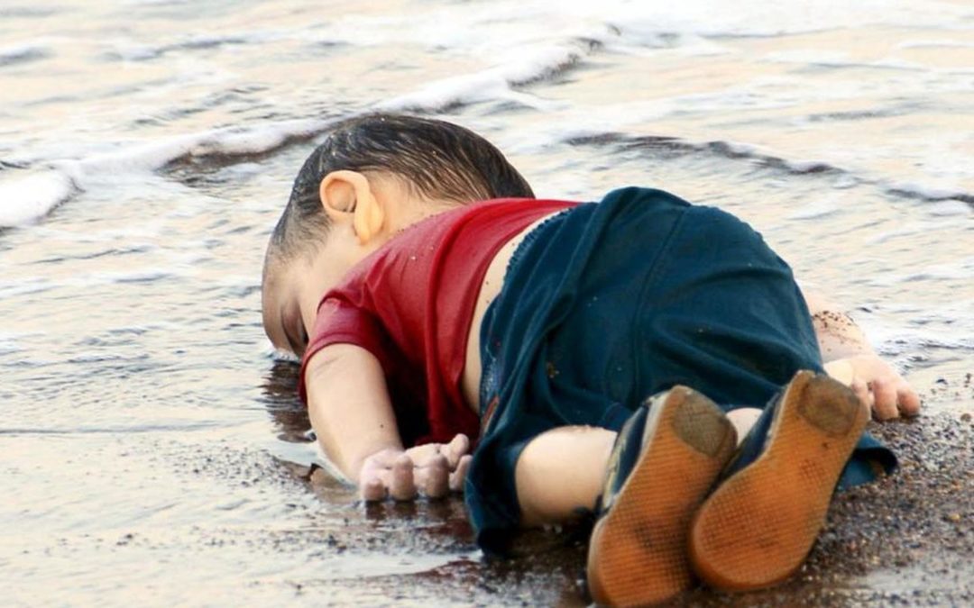 Dani Rovira filma a los héroes de Badalona que se movilizaron tras el niño sirio ahogado en Grecia: coloquio en Majadahonda