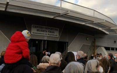 Crece el número de participantes en la protesta por el cierre de la piscina de Huerta Vieja (Majadahonda)