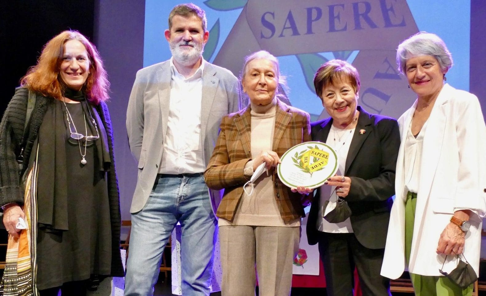 La viuda de Umbral y fotógrafa María España, «Premio Atrevido» en Villanueva del Pardillo: «supervisaba los fallos de sus galeradas»