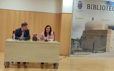 La escritora Ana Lena Rivera en Majadahonda: «Hubo una época en que la máquina de coser «Singer» era el regalo de boda más cotizado»