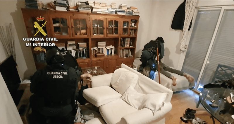 Enviada a prisión una banda de jóvenes de Galapagar y Torrelodones que asaltaba a otros chicos para robarles el movil y el abono transporte