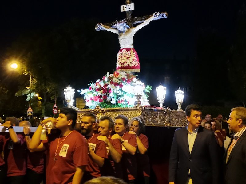 Exito de la Procesión del Cristo de los Remedios de Majadahonda: las 33 mejores fotos y 1 vídeo