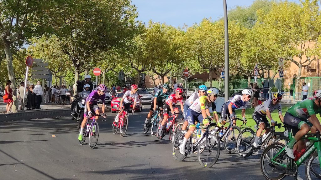 Majariegos y rozeños se echaron a la calle para ver en vivo la Vuelta Ciclista a España 2022