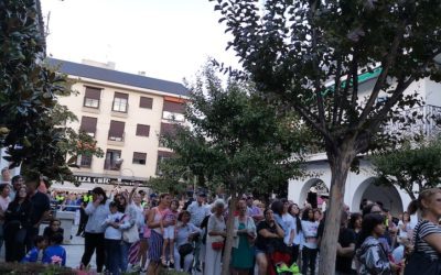 Las mejores fotografías de los vecinos que acudieron a escuchar el pregón de las Fiestas de Majadahonda 2022