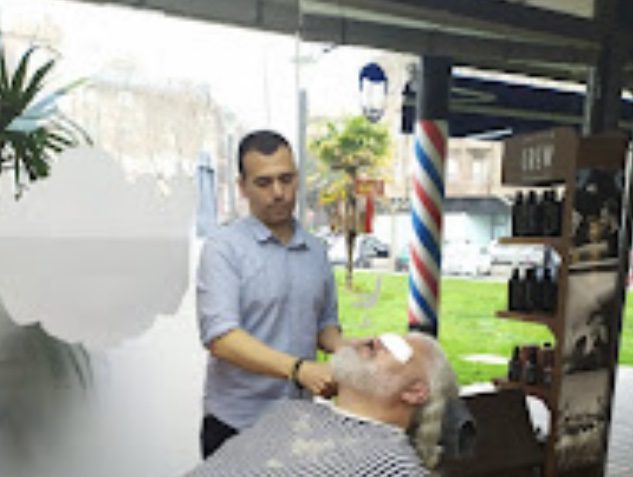 Peluquería Raúl cumple 20 años en Majadahonda: «darle el pregón a un peluquero es reconocer a todo el sector»