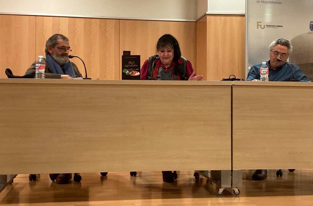 La poeta de Majadahonda Lola Deán presenta «Miel Agridulce» en Madrid