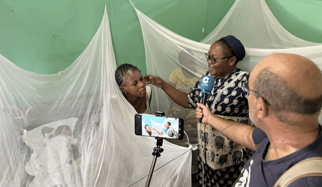 Un cirujano de Majadahonda que opera en el Congo consigue una máquina de anestesia gracias a la «magia de la radio»