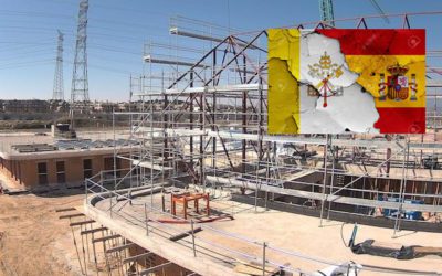 La nueva iglesia de Santa Genoveva en Majadahonda concluye su primera fase con las banderas de España y Santa Sede