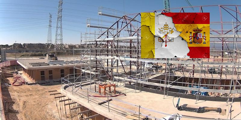 La nueva iglesia de Santa Genoveva en Majadahonda concluye su primera fase con las banderas de España y Santa Sede